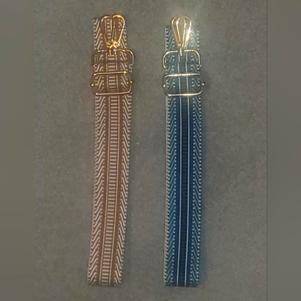 2 crossbody straps